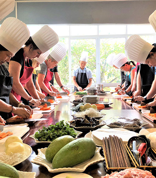 TUNG'S KITCHEN COOKING CLASS